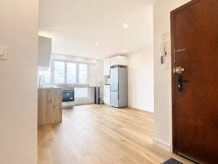appartement t4 entièrement rénové avec balcon  cave et ascenseur – 3 chambres – hérouville