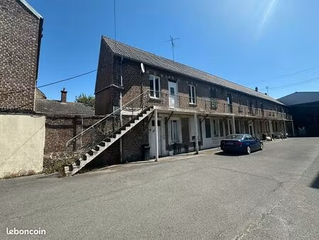 immeuble 29 pièces 450 m²
