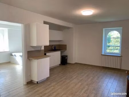 location f3 à auvers saint-georges