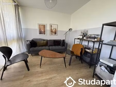 chambre 1 pièce 12 m²