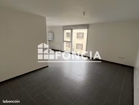 studio 1 pièce 32 m²