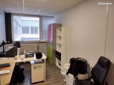 bureaux fonctionnels et lumineux à trappes-elancourt (rue albert einstein) - direct propri