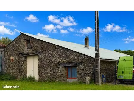 grange en pierres idéal stockage / gardiennage / parking / garage