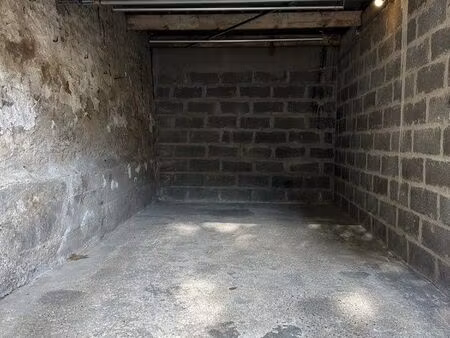 ◊ garage / box extérieur à louer – 13 m² – éclairé et équipé d’une prise électrique