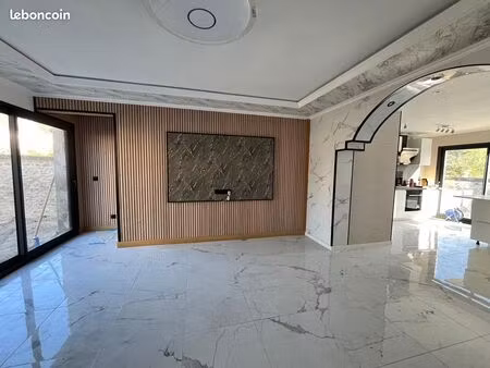 villa 6 pièces 158 m²