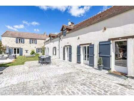 maison 7 pièces 250 m²