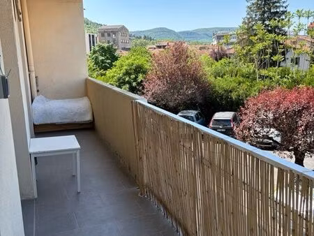 superbe f4 traversant rénové avec goût – 3 chambres  balcons  cave  cellier & parking