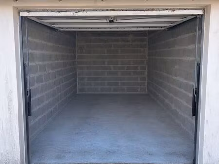 parking/box 16 m² les sables-d'olonne