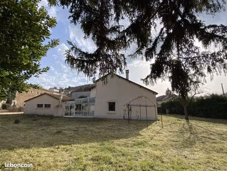 vente | maison | 10p | 5ch | 175 m² | massiac | expo est/ouest | terrasse