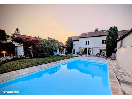 maison 7 pièces 174 m²