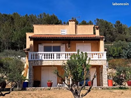 villa 210m2-5 chambres-3sdb-2880m2 paysagé avec piscine