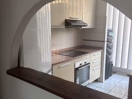 location appartement t3 - vue ville dégagée sans vis-à-vis