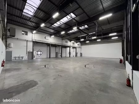 local industriel 764 m²
