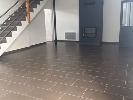 à louer – maison récente – 3 chambres – garage – terrasse - à 500 m de la gare de nemours-
