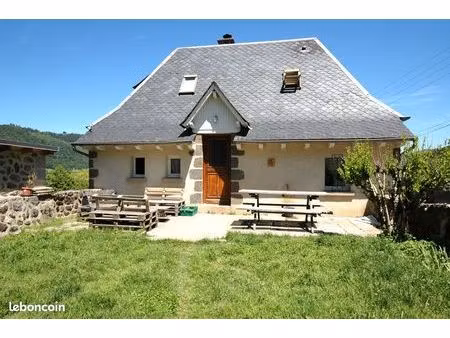maison à louer vic sur cère
