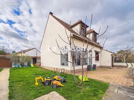 pavillon 5 pièces 102 m²