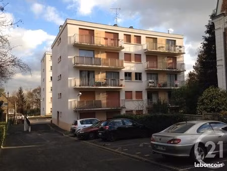studio 1 pièce 25 m²