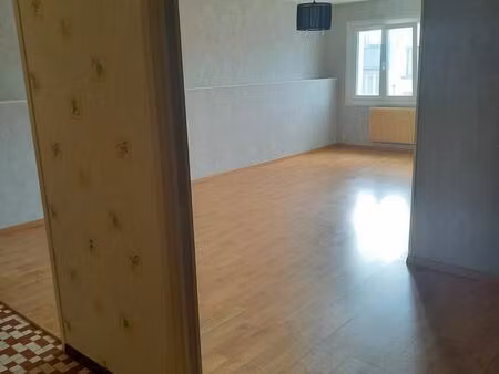 appartement 100m² 2e étage cuisine équipée