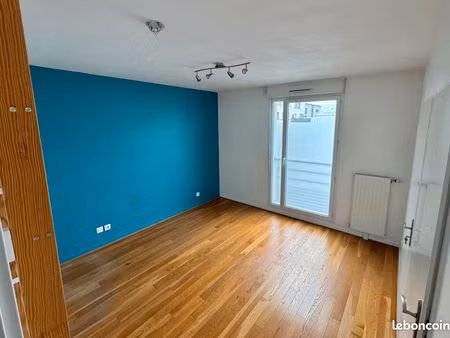 salle consultation 23m2 dans cabinet paramédical