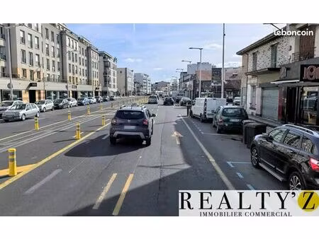 local commercial 235 m²
