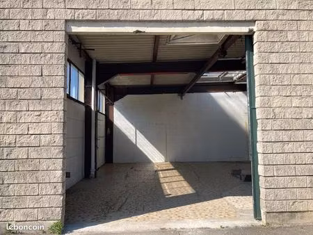 local de stockage 120m²