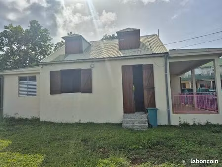 maison f5 non meublée à grande savane petit-bourg