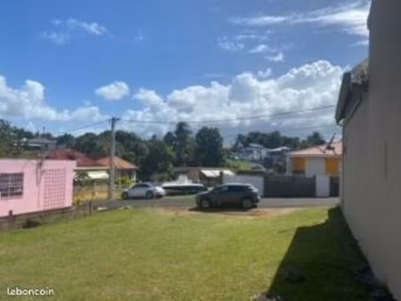 location terrain vide (parking voitures ou stockage)