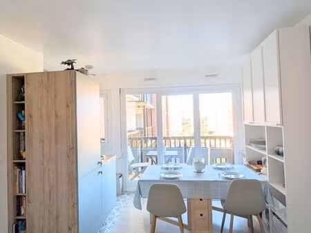 appartement 3 pièces meublé  vue mer  100 m de la plage