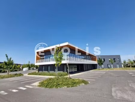 local d'activité 1 808 m²