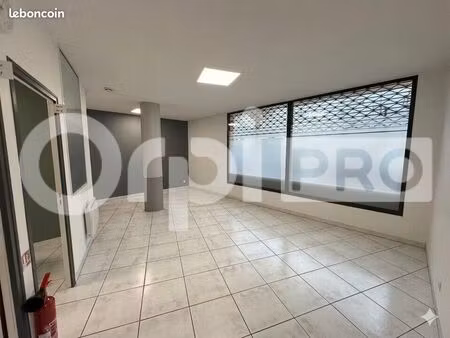 local commercial 68 m²