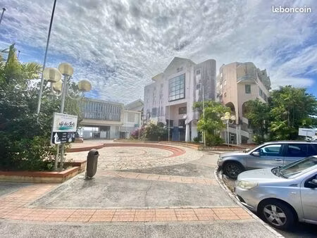local de 18m2 - centre st-john-perse