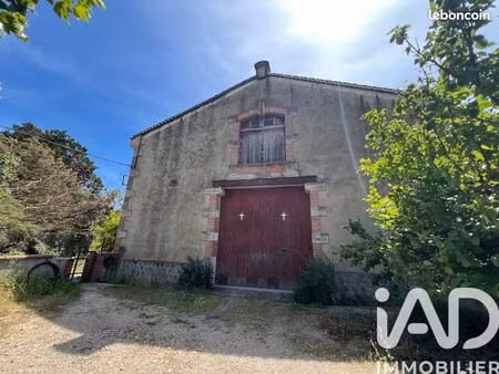 grange 1 pièce 700 m²
