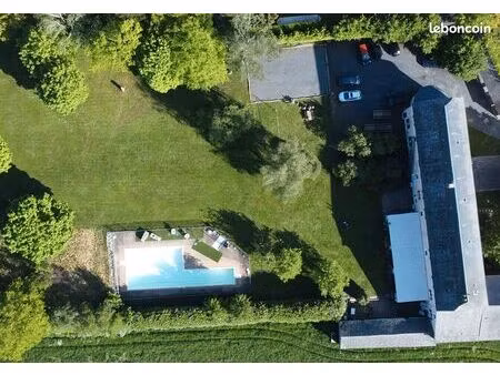 immeuble 30 pièces 1059 m²