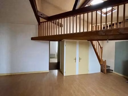 f2 de 78m2 avec mezzanine et parking