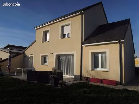 maison 5 pièces 120 m² avec terrain clos et garage