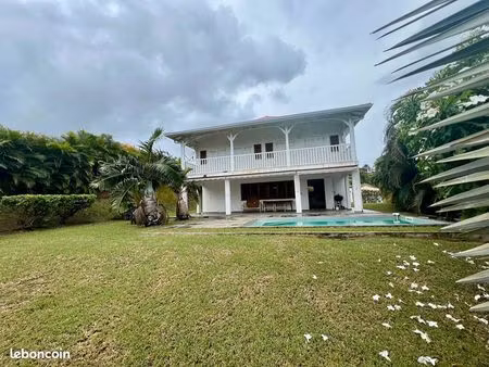 villa 4 pièces 130 m²
