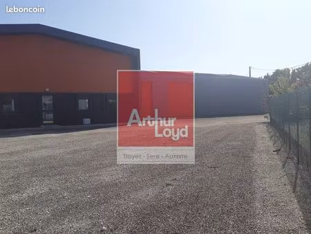 entrepot - logistique 1000 m² saint-parres-lès-vaudes