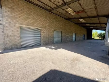 garage  box ou stockage 45m2 au sol