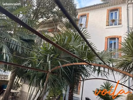 maison 9 pièces 256 m²