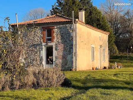 maison atypique sur 5 6 hectares