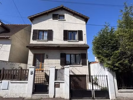 pavillon 6 pièces 110 m²