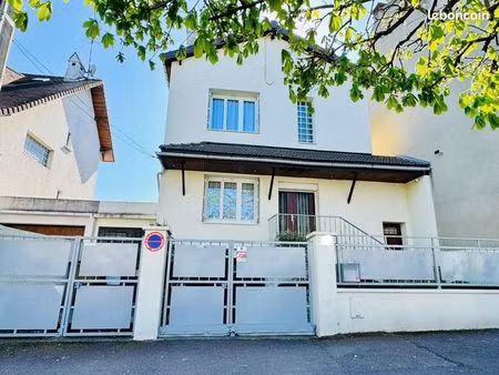 pavillon 5 pièces 103 m²