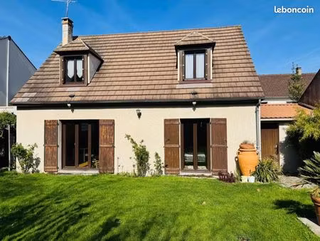 pavillon 6 pièces 130 m²