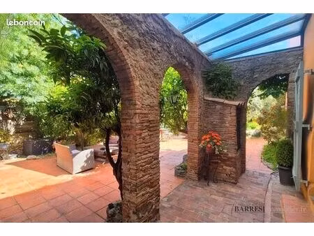 mas 8 pièces 200 m²