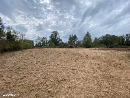 terrain 870 m² champniers