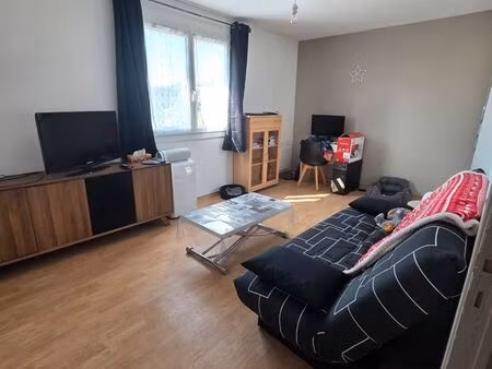 t2 47m2 balcon/parking privé