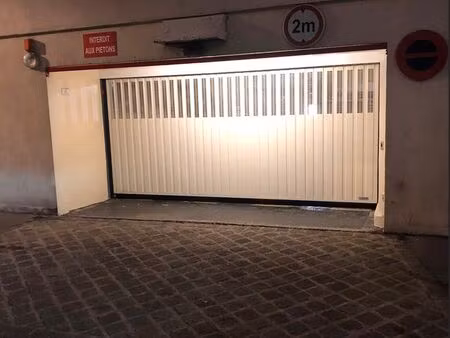 parking en sous sol - ascenseur - proche gare levallois / so ouest