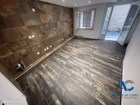 local commercial 18 m² cuers