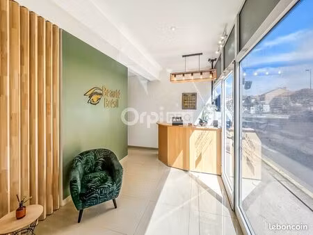 local commercial 65 m²