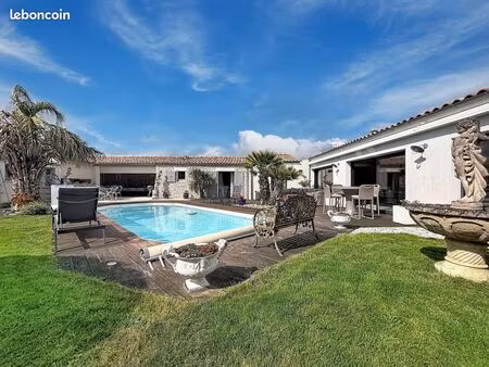 maison 5 pièces 222 m²